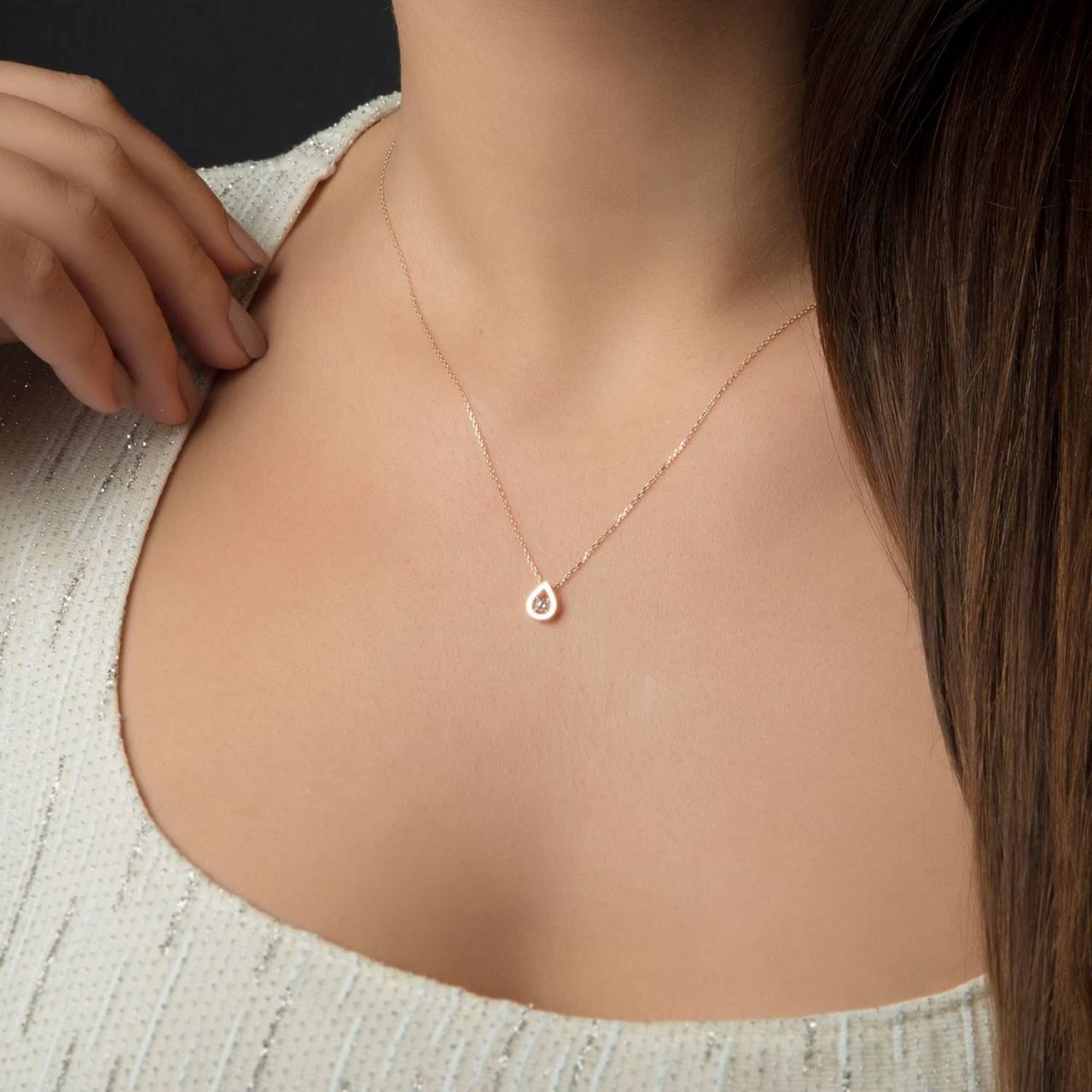 Tek Taş Damla Kolye